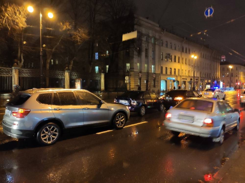 Из-за массового ДТП на Московском проспекте затруднилось движение