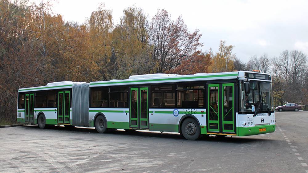 В Великом Новгороде водители автобусов сражались за звание лучшего