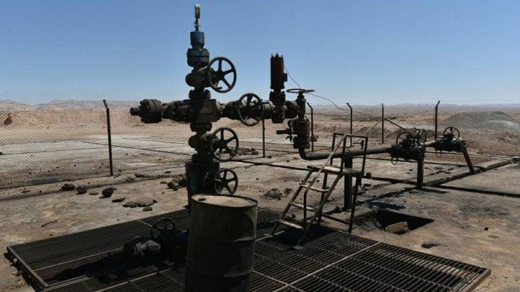 Эксперт раскрыл, как курдские боевики и США грабительски относятся к нефтяным полям Сирии