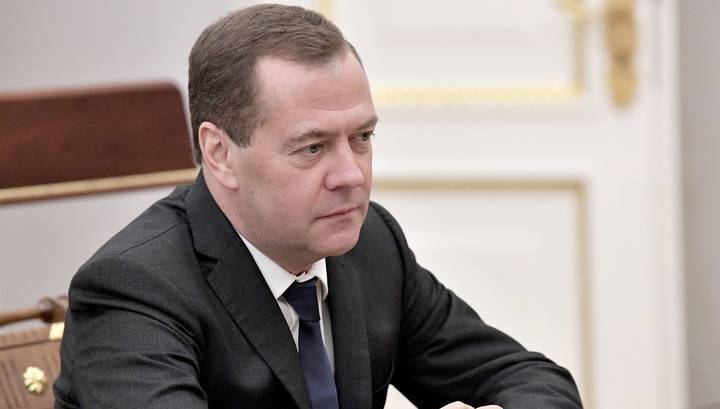 Медведев поведал о странных заявлениях американской администрации