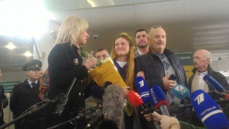 Российский МИД приветствовал вернувшуюся на Родину Марию Бутину