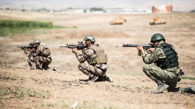 Военнослужащий из Турции погиб при боестолкновении с курдскими боевиками в Сирии