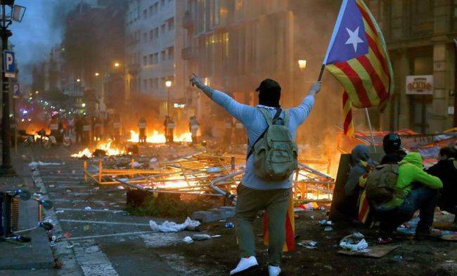 350 тысяч сторонников независимости вышли на шествия в Каталонии