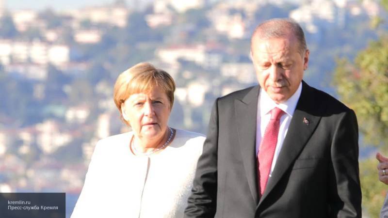 Эрдоган и Меркель обсудили ситуацию на оккупированных курдскими боевиками территориях Сирии