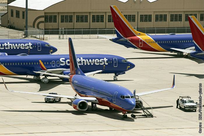 Пилотов американской авиакомпании обвинили в установке камер в туалете самолета