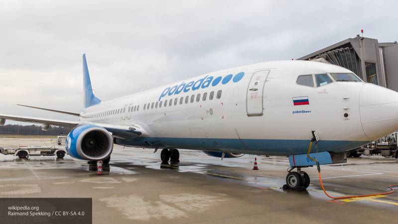 Самолет экстренно сел в Волгограде из-за смерти пассажира