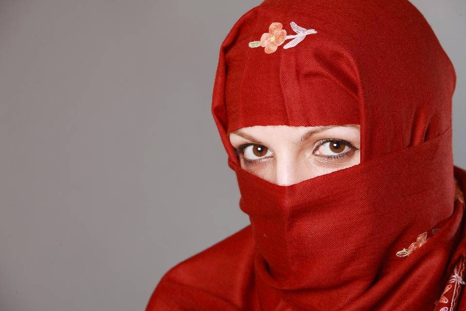 В Канаде протестуют против запрета на ношение хиджаба и кипы - Cursorinfo: главные новости Израиля