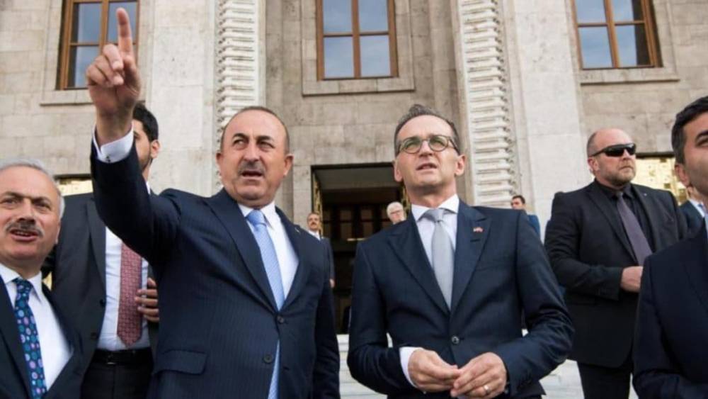 «Каждый, кто поучает Турцию, должен ожидать подобный ответ»: министр Эрдогана угрожает Маасу