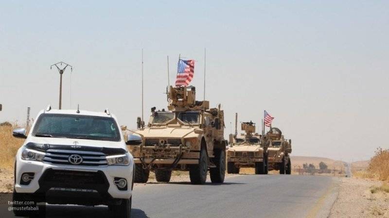 США кинули курдских боевиков, пытаясь сохранить контроль над нефтяными полями в Сирии