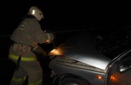 Спасатели вытащили пострадавшего из покореженной легковушки во Всеволожском районе