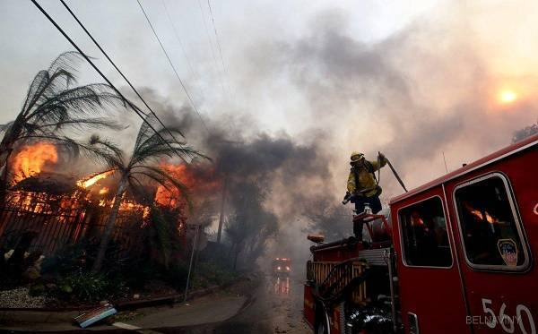 Калифорнию съедает «огненный Клещ»: эвакуировано до 50 тысяч жителей