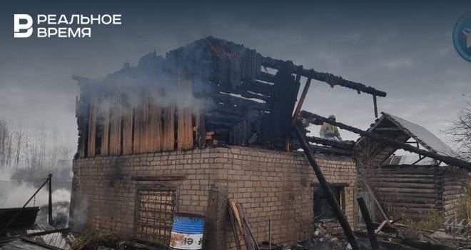 В Башкирии на пожаре в садовом домике погибла девочка