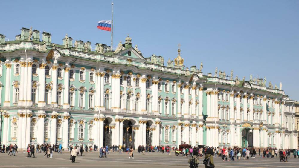 Петербуржцам продемонстрируют обновленные стенные фонтаны Малого Эрмитажа