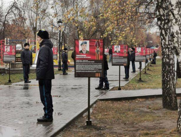 В Барнауле открылась первая в России Аллея памяти 6-й роты ВДВ