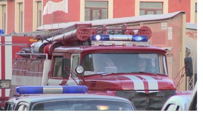 На Московском проспекте пожарные за два часа потушили квартиру
