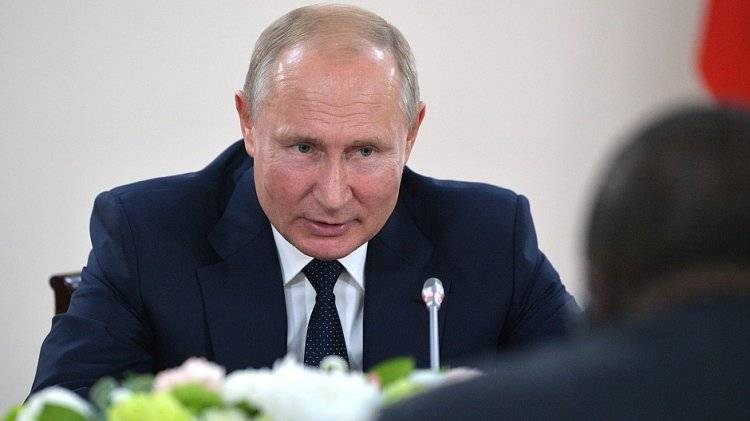 Путин поздравил с юбилеем гендиректора ВГТРК