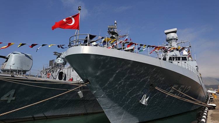 Два корабля НАТО зашли в черноморский порт
