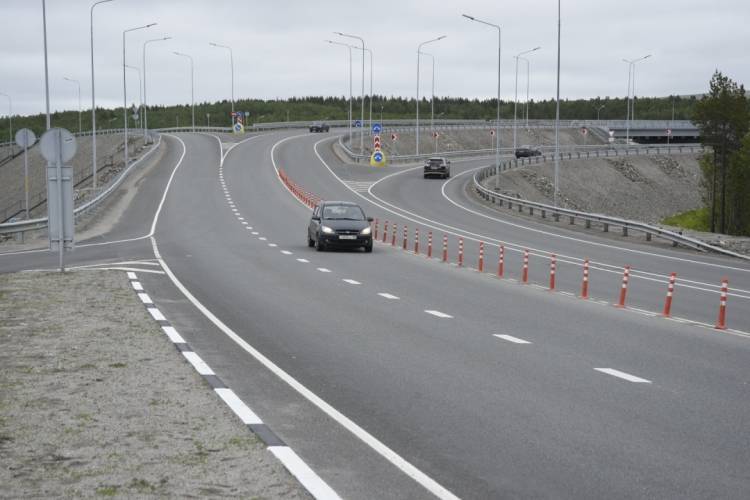 Стоимость проезда по новой трассе Москва-Петербург составит более тысячи рублей