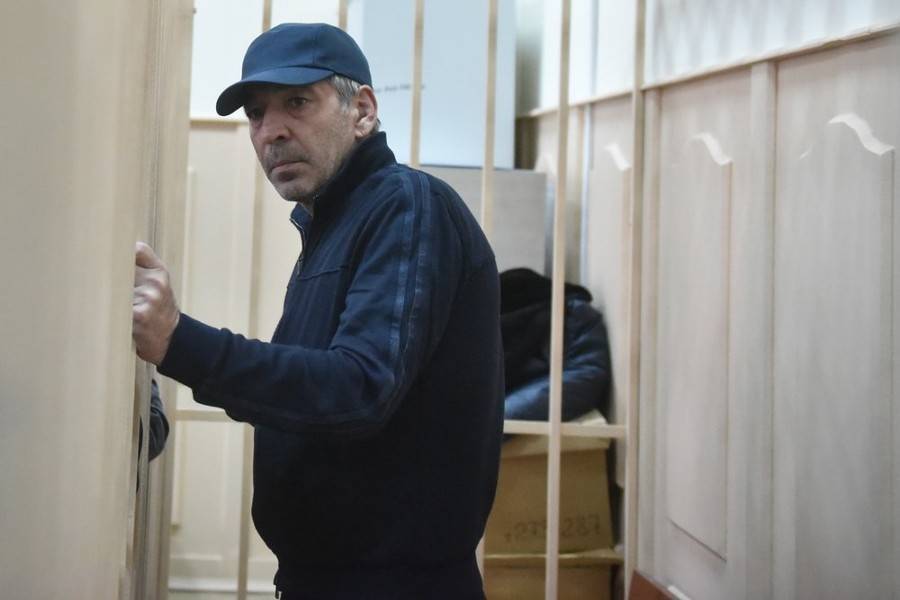 Суд в Москве признал виновным экс-премьера Дагестана и его заместителя