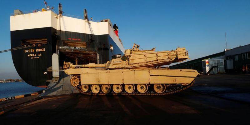 Лукашенко пообещал ответить на размещение танков США в Литве