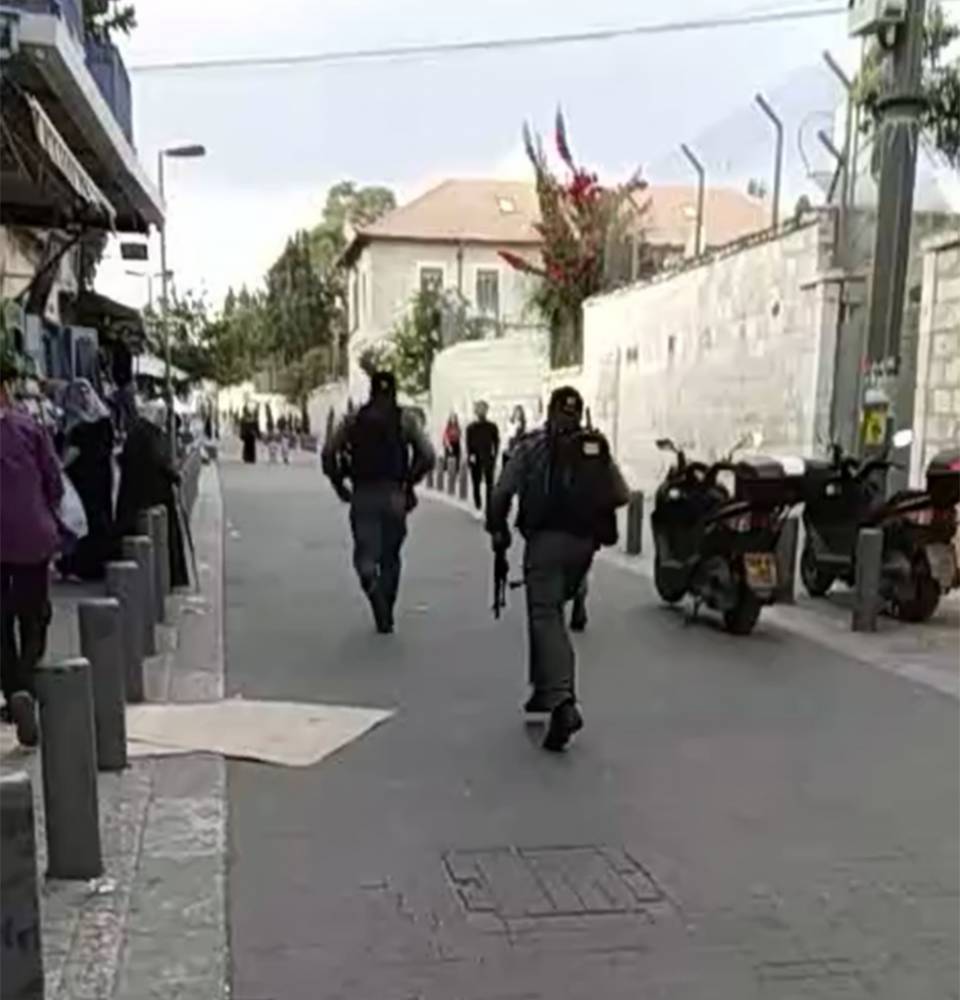 Террорист напал с ножом на полицейских в Иерусалиме