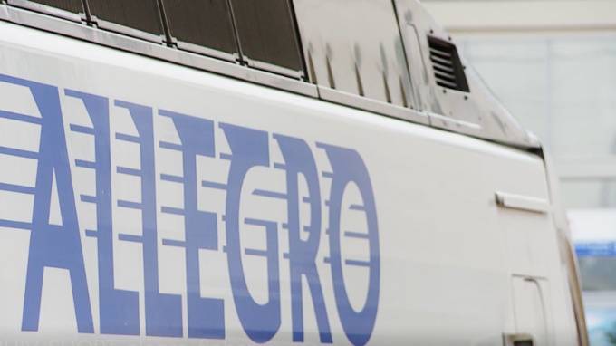 Поезд "Аллегро" прибыл в Петербург из Финляндии с часовым опозданием