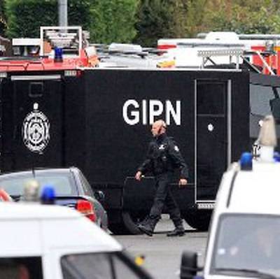 В Гренобле полиция задержала человека, вооруженного ножами