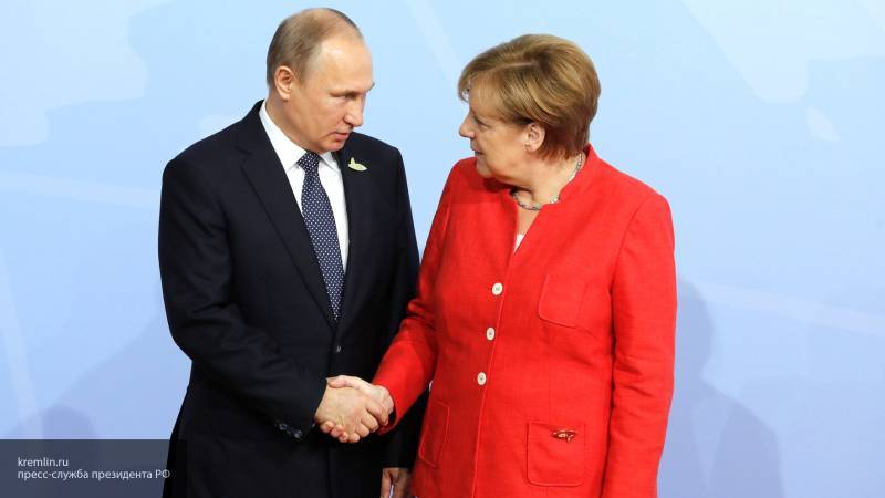 Путин и Меркель обсудили будущее транзита газа через Украину