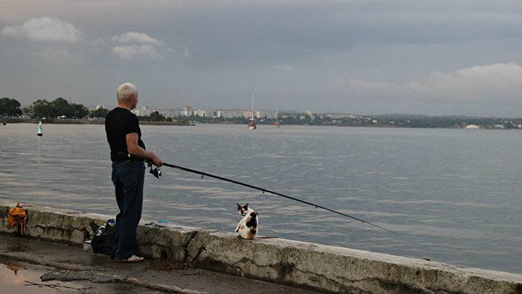 В Крыму на время ограничат рыбалку