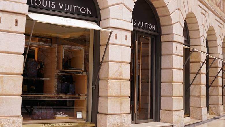 Louis Vuitton предлагает  $14,5 млрд за Tiffany