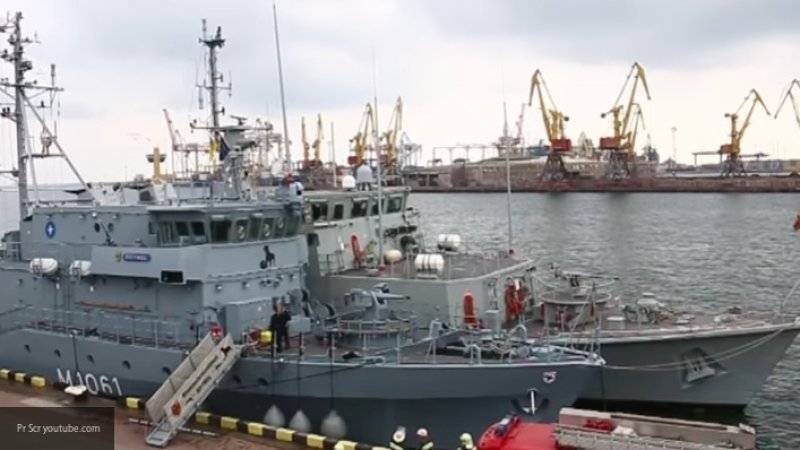 Четыре корабля НАТО прибыли в порт Одессы
