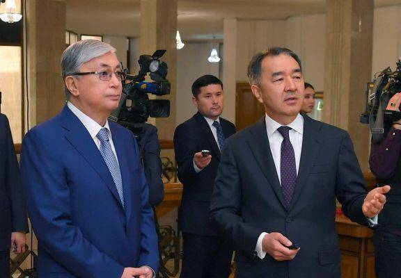 Президент Казахстана предложил отменить регистрацию иностранцев