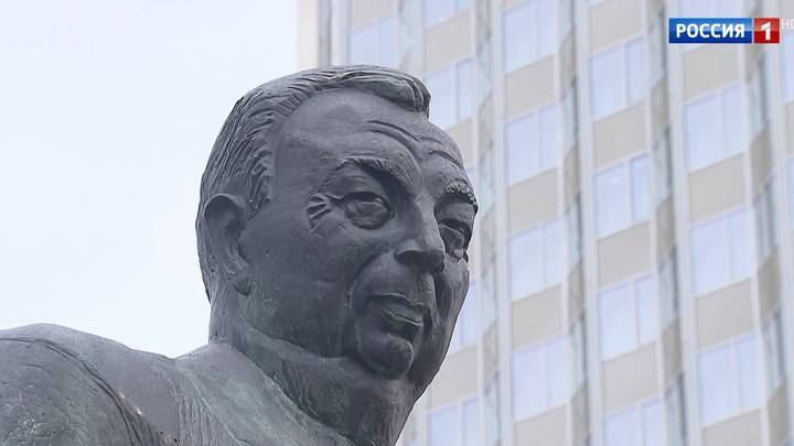 Многогранный, сильный, мудрый: президент открыл памятник Евгению Примакову