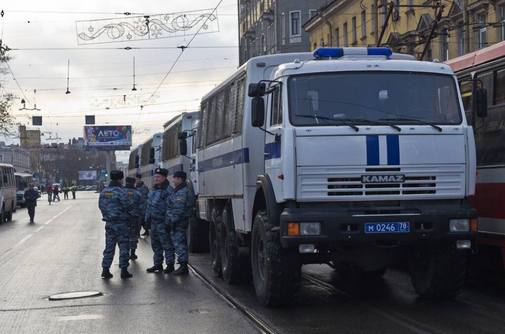 Полиция задержала 17 человек на еженедельном собрании партии «Другая Россия»
