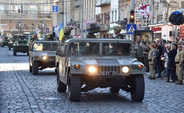 Politico (США): как американская военная помощь стала для Украины спасательным кругом