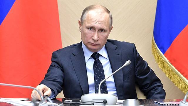 "Highly likely — мы уже слышали": Путин ответил на подозрения Мюллера