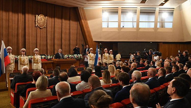 Аксенов представит новую структуру правительства и план действий на пять лет