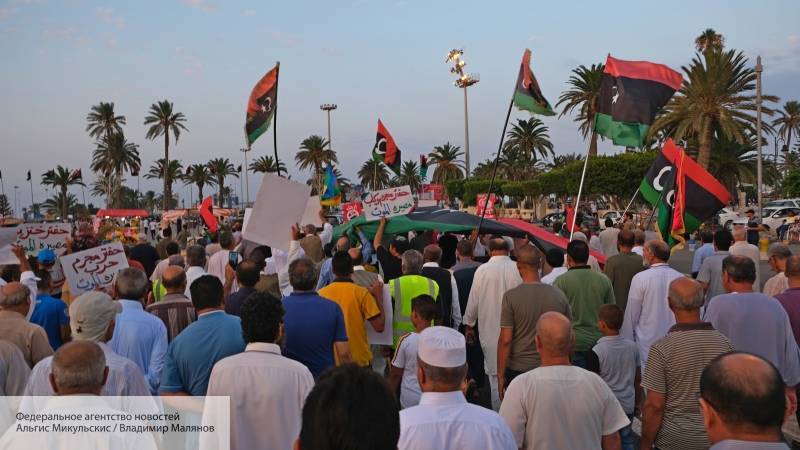 Там слишком много внешних игроков – Лавров о сложностях урегулирования ситуации в Ливии