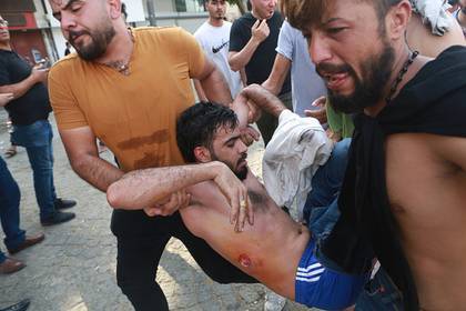 Полиция Багдада открыла огонь по протестующим и ранила 200 человек