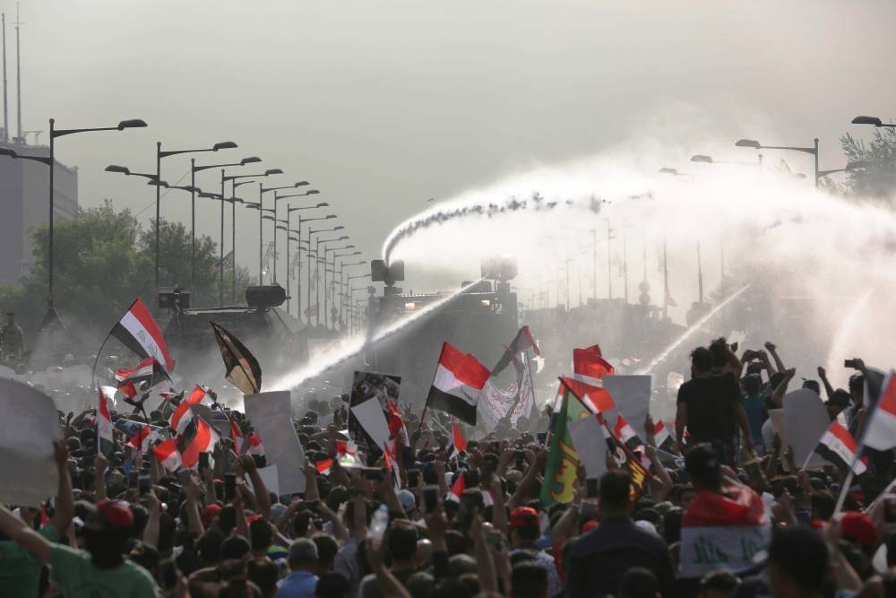 В Багдаде объявлен комендантский час из-за протестов