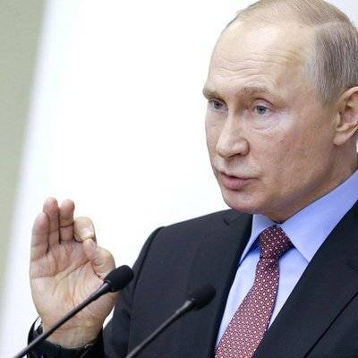 Путин: Россия не планировала отказываться от расчётов в долларах