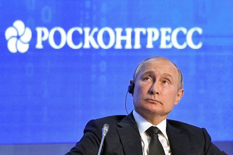 Владимир Путин пошутил о вмешательстве в выборы в США в 2020 году: Обязательно будем это делать. Только не говорите там никому