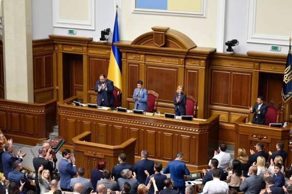 Новый закон об особом статусе Донбасса разработает Верховная рада