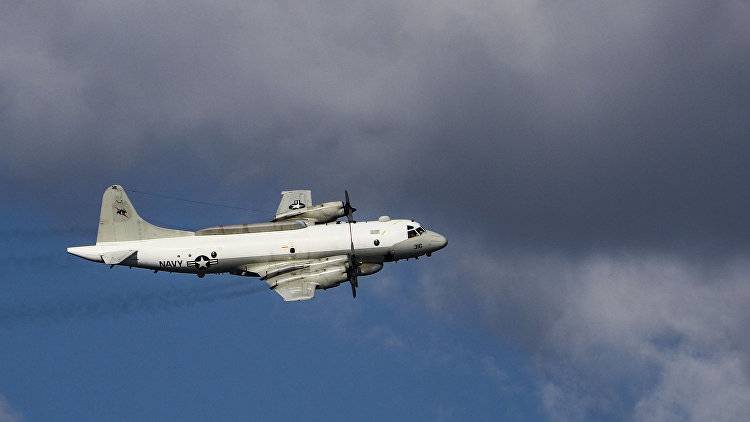 Американский самолет снова ведет разведку с воздуха у берегов Крыма