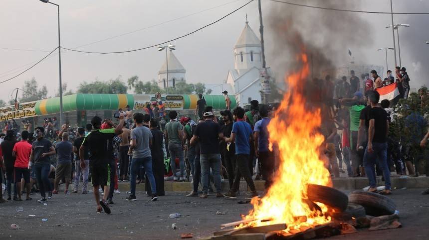 Комендантский час введен в Багдаде из-за протестов