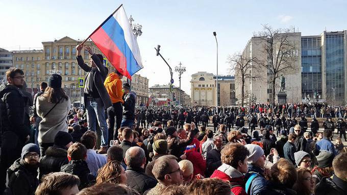 МВД: около 20 тысяч человек участвуют в митинге в Москве