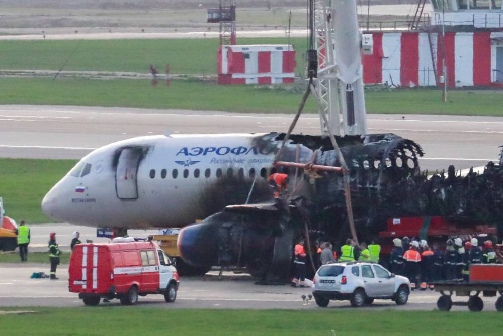 Командир сгоревшего Superjet рассказал на допросе, что пассажиры погибли из-за открытой задней двери салона