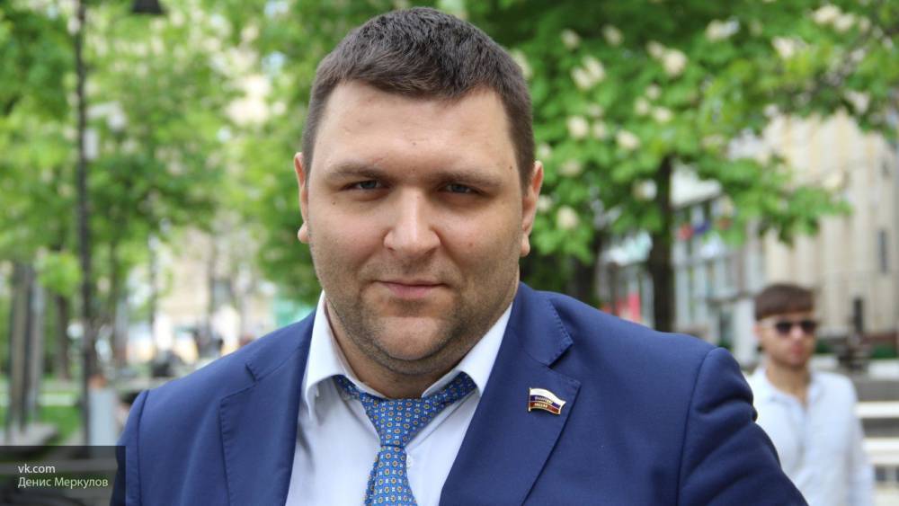 Бандиты Навального напали на экс-кандидата в МГД Меркулова после его интервью ФАН