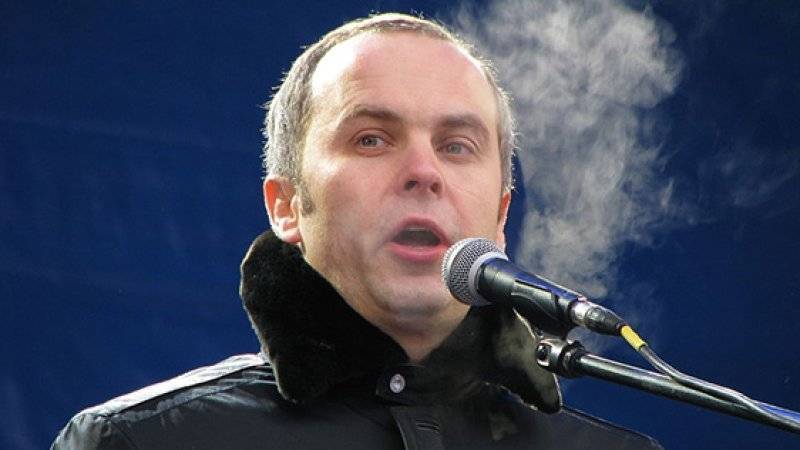Депутат Рады поддержал акцию против цензуры и пришел на работу с заклеенным ртом