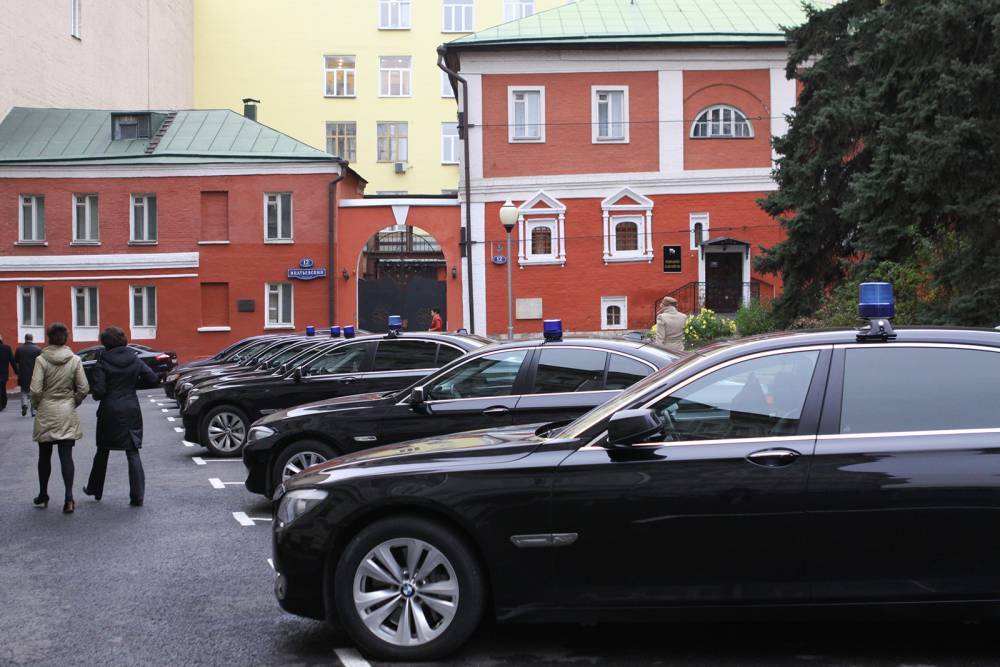 Чиновники Челябинска покупают 25 машин за 55 млн рублей